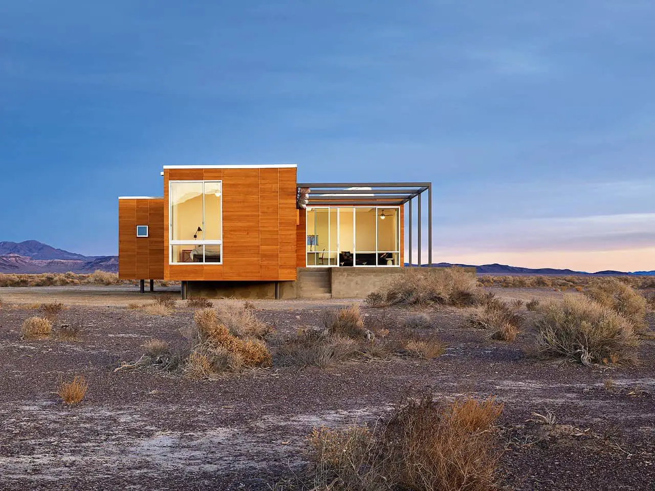Prefab homes by nottoscale - T-Modulome in Nevada desert.